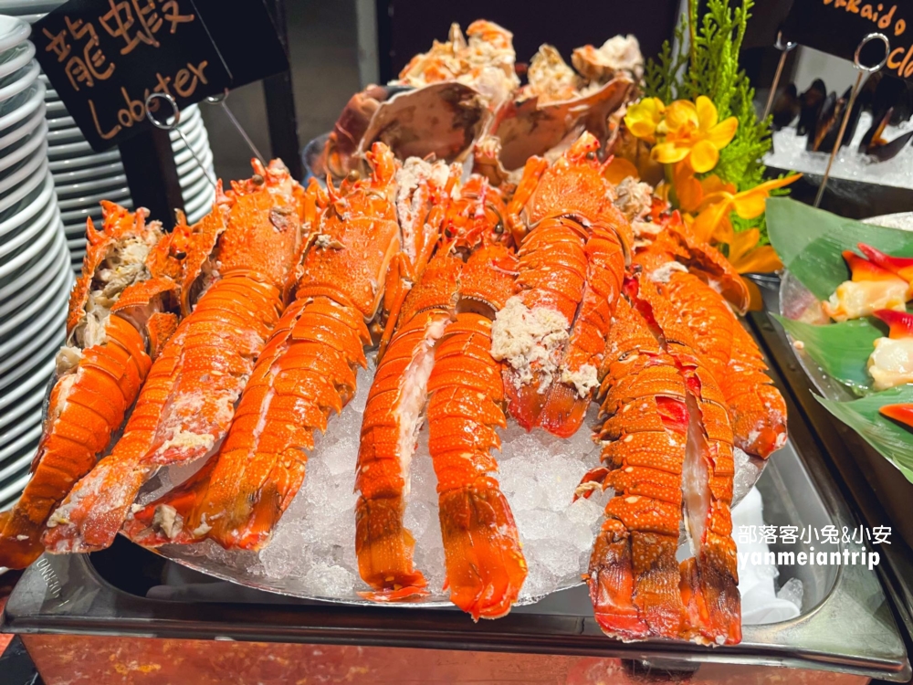 台北【文華CAFÉ】提供將近百道料理美食自助餐無限吃到飽
