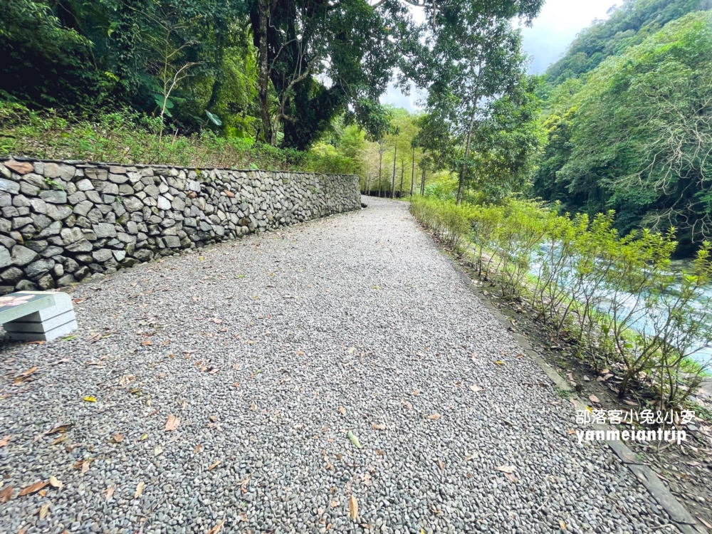 新北【烏來蝴蝶公園】輕鬆來回，穿越跨溪圓拱橋感受大自然之美