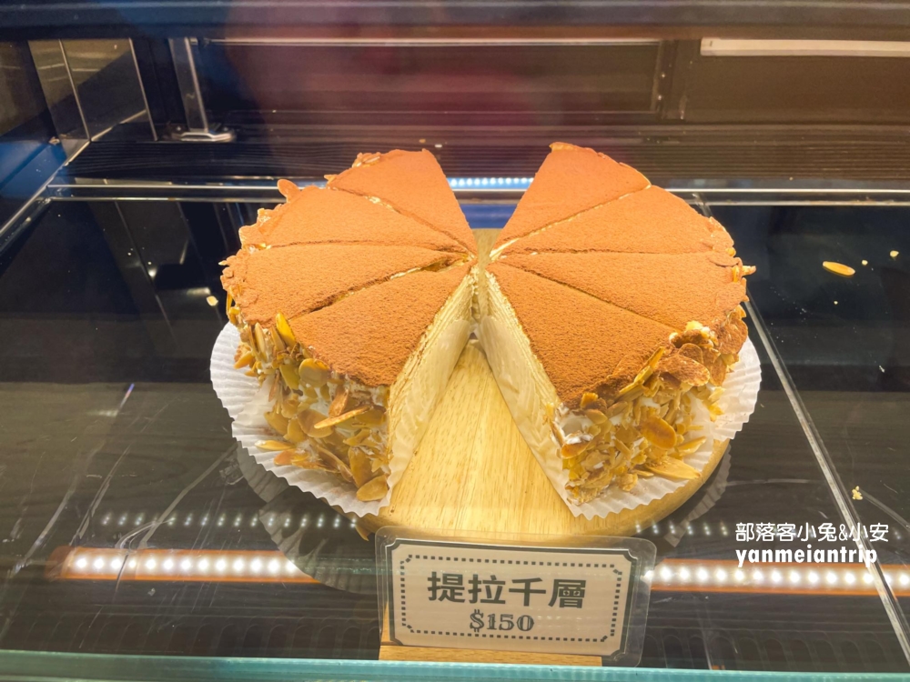 宜蘭【食聚咖啡】招牌甜點的抹茶千層蛋糕絕對是必點必吃推薦