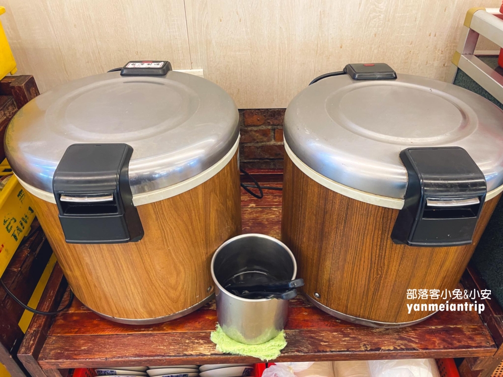 【大老二石窯雞】淡水好吃的脆皮雞餐廳，戶外有超大停車場