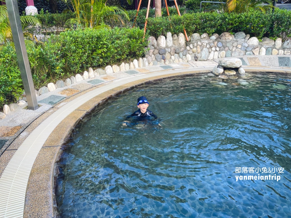 烏來「日月光溫泉山莊」深山美人溫泉，來場悠閒泡湯之旅