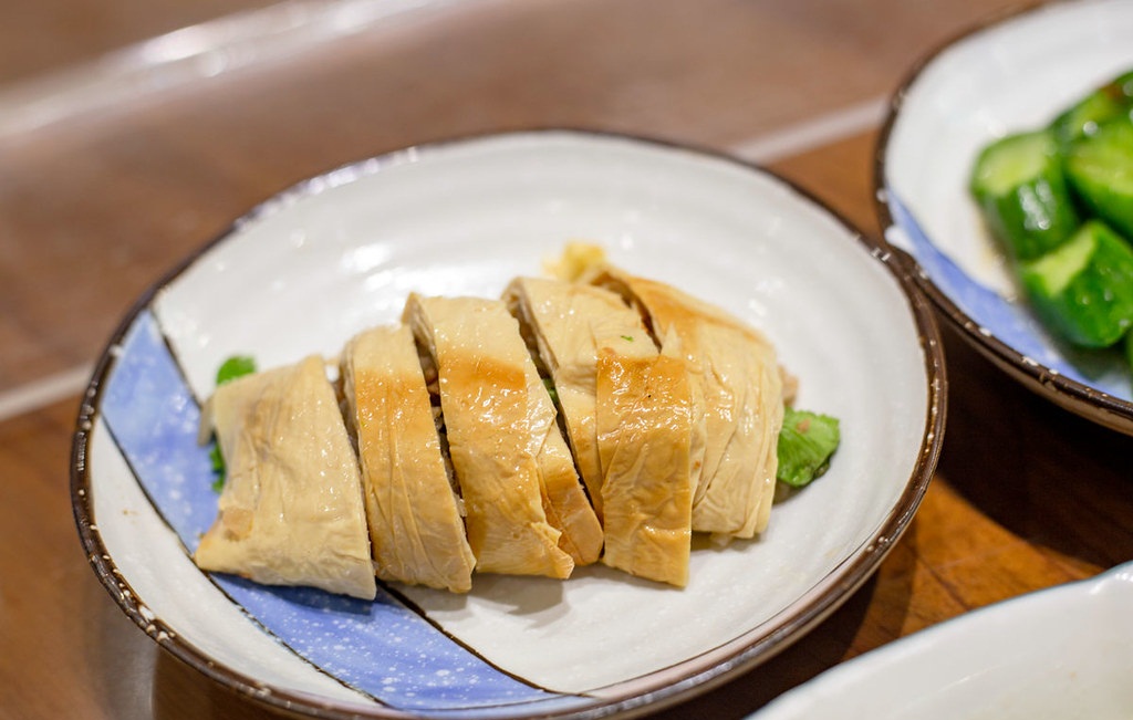 礁溪【三民大飯店】好吃的大鍋滷味餐廳，有附免費的停車場真棒