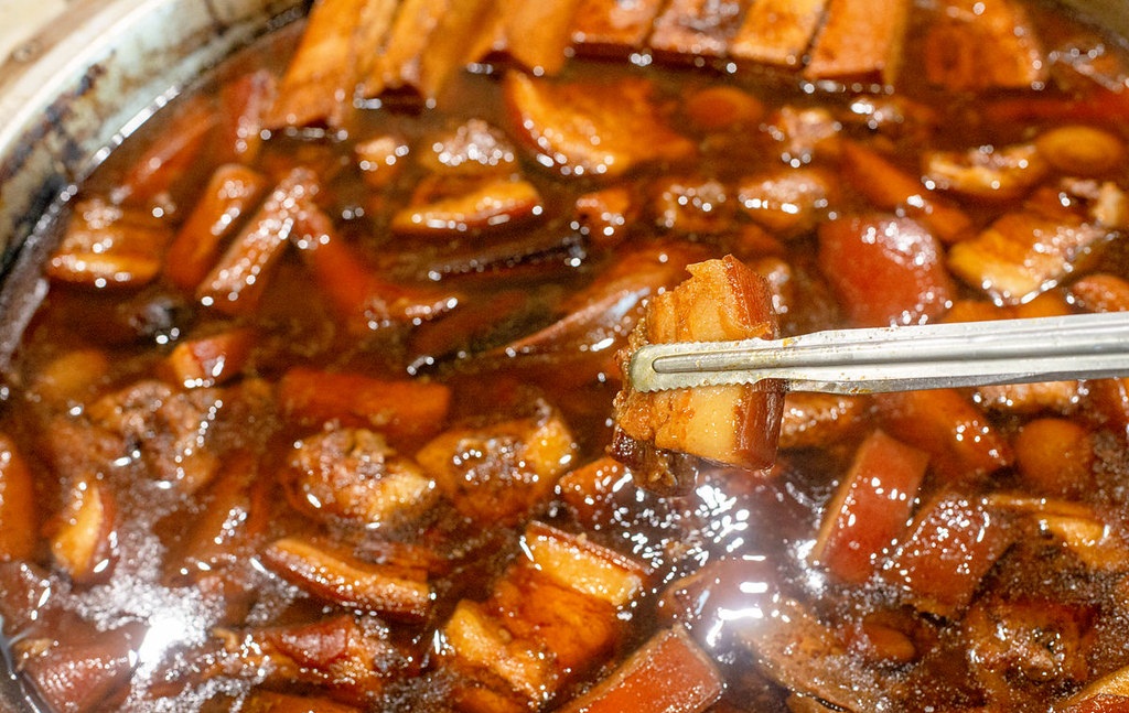 礁溪【三民大飯店】好吃的大鍋滷味餐廳，有附免費的停車場真棒
