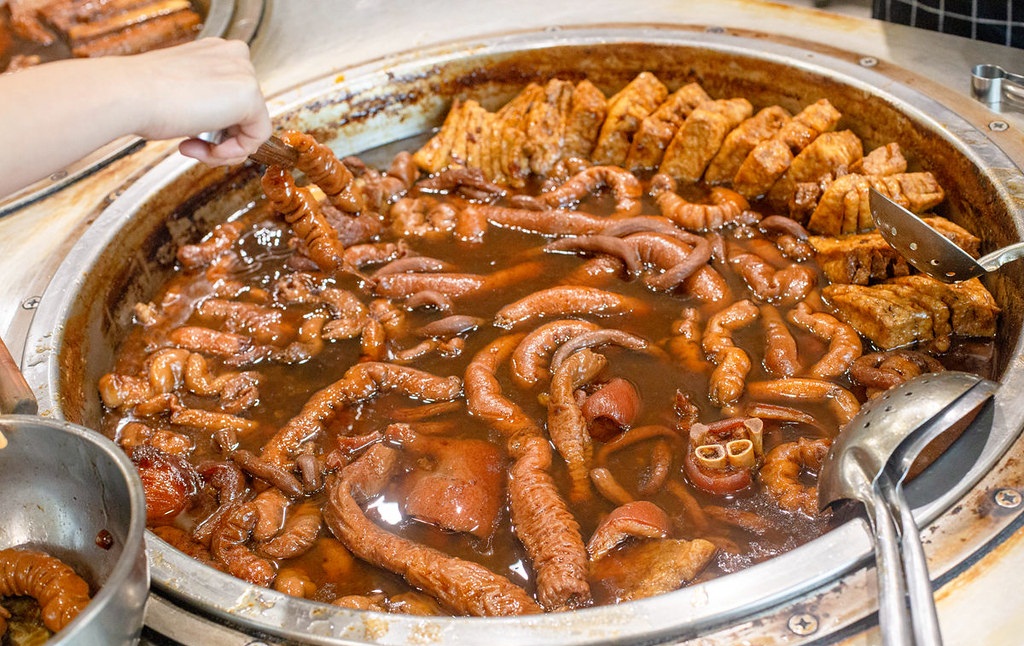 礁溪【三民大飯店】好吃的大鍋滷味餐廳，有附免費的停車場真棒