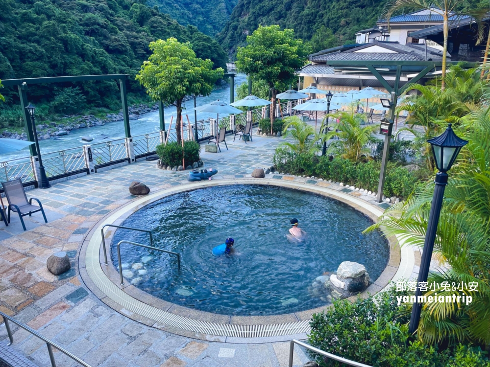 烏來「日月光溫泉山莊」深山美人溫泉，來場悠閒泡湯之旅