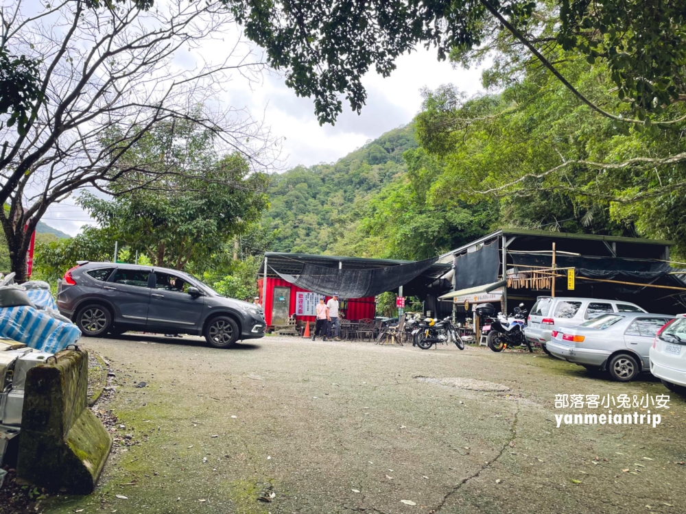 新北【烏來蝴蝶公園】輕鬆來回，穿越跨溪圓拱橋感受大自然之美