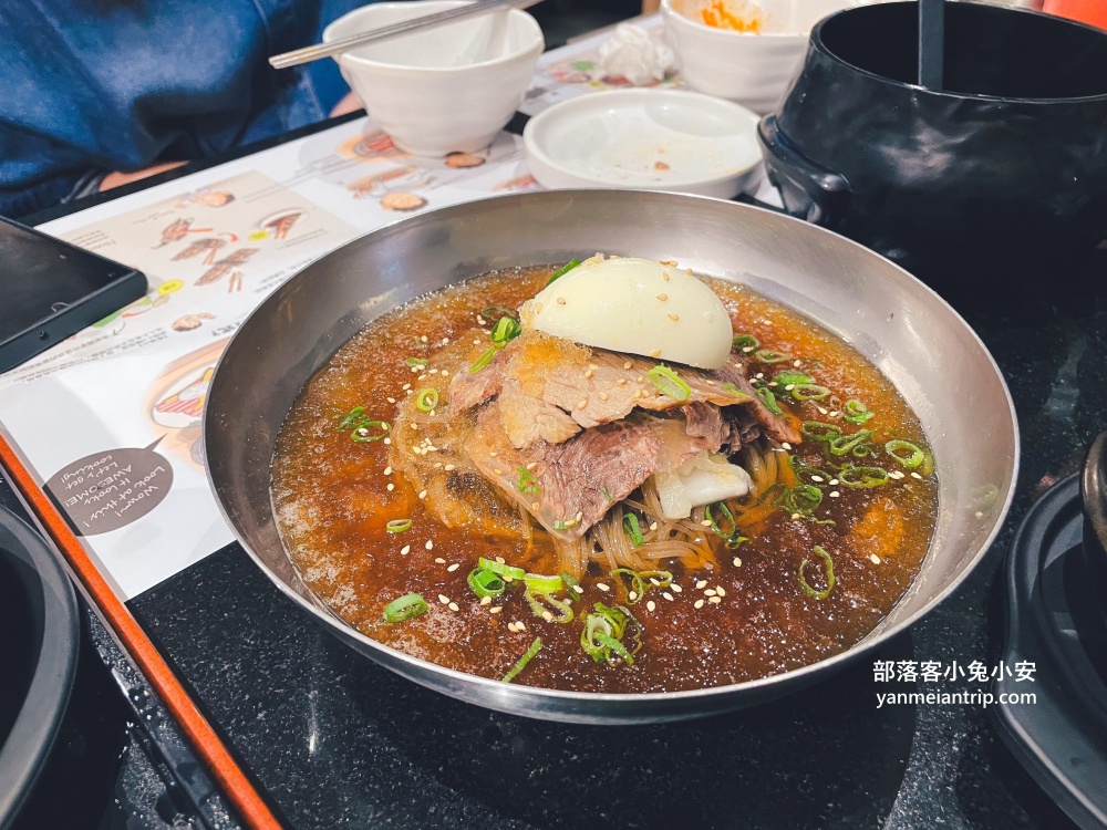黑白大廚開的「本家BORNGA韓式燒肉」敦南店乾淨又衛生,訂位及菜單介紹給你認識