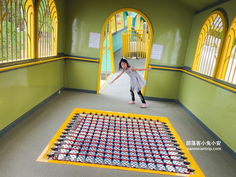 屏東「林邊蓮霧公園」最吸引人地方就是蓮霧主題及飛天火車