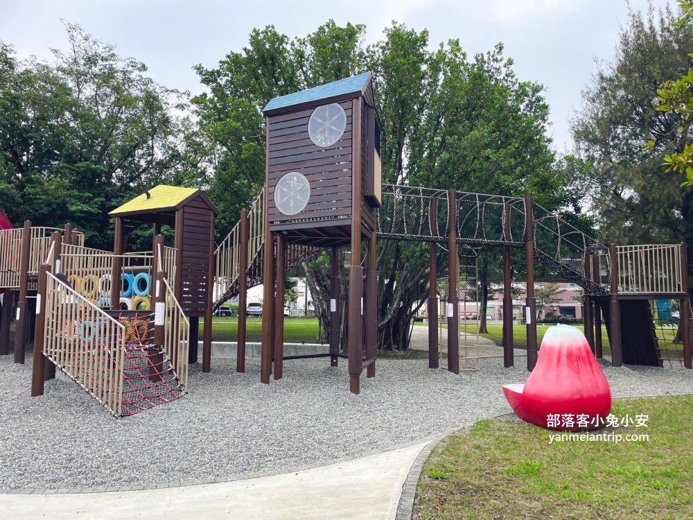 屏東「林邊蓮霧公園」最吸引人地方就是蓮霧主題及飛天火車