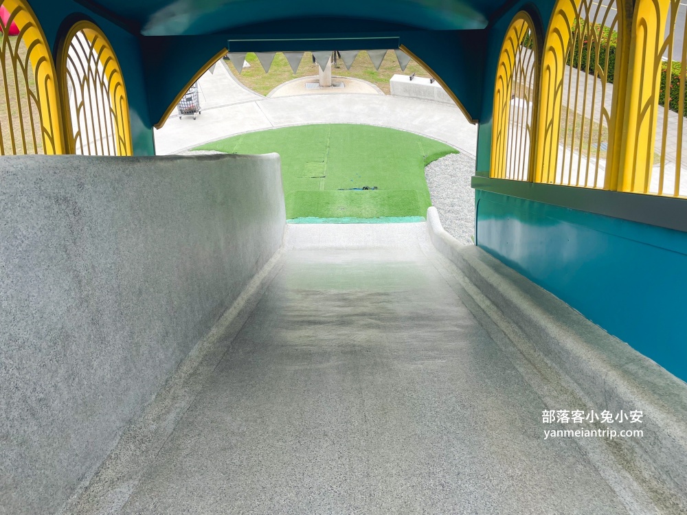 屏東「林邊蓮霧公園」最吸引人地方就是蓮霧主題及飛天火車