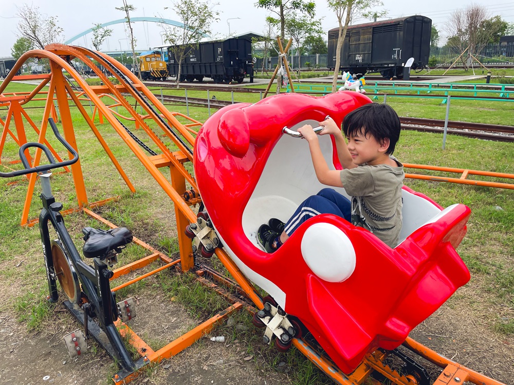 屏東「潮州鐵道園區」有關於火車的鐵道園區，一票玩到底好划算