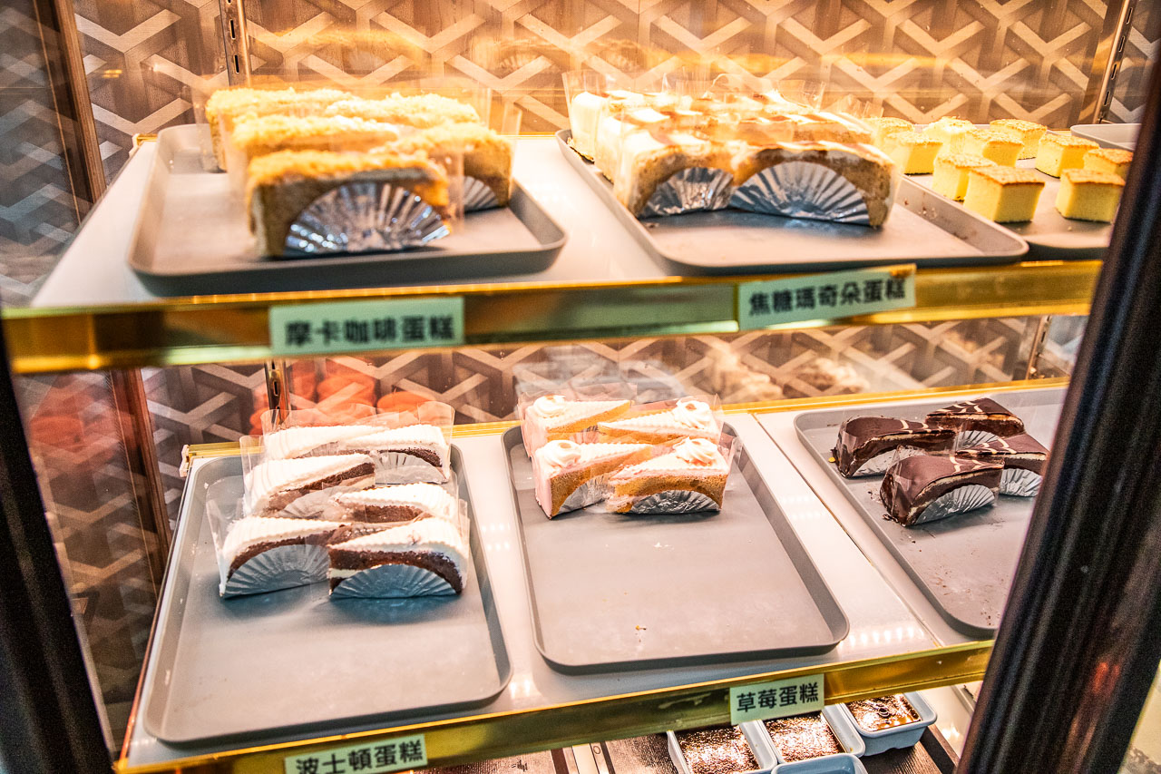 桃園【饗厚牛排桃園店】近五十道自助百匯，只要399元就能無限享用