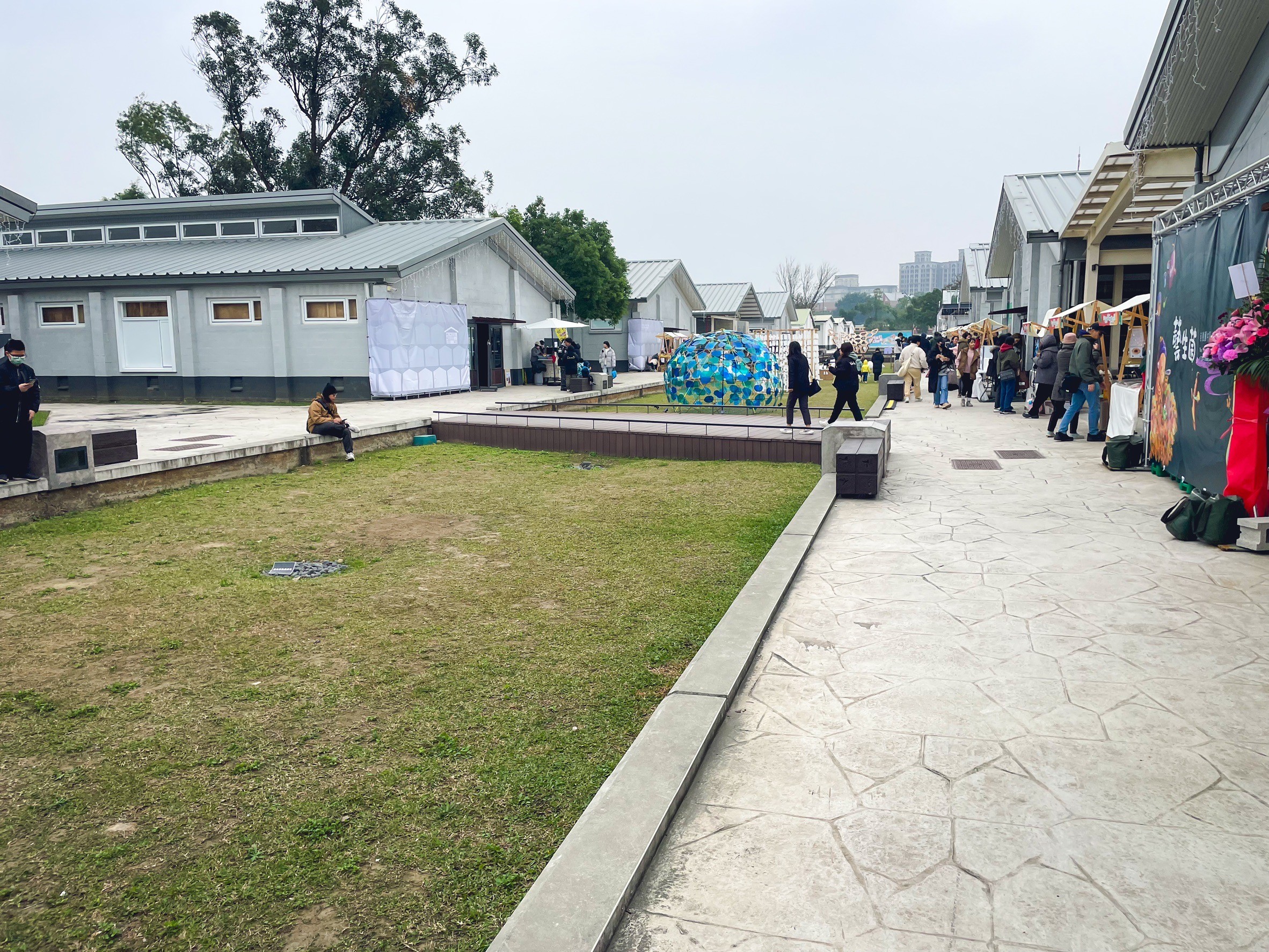 中壢【中原文創園區】年輕人文創市集，享受創意、藝術和美食的完美結合