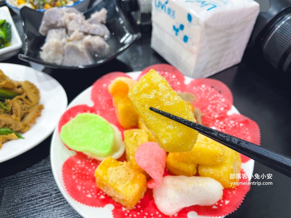宜蘭【羅東一鑫園小吃】大碗又滿意的水嫩嫩鮮蚵蓋飯