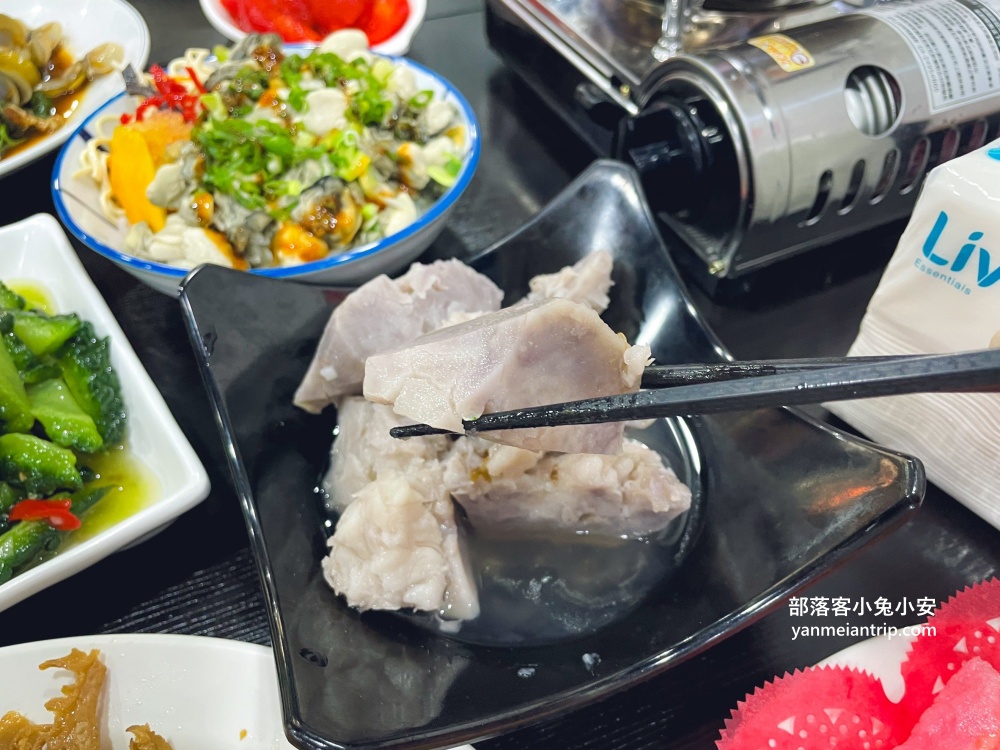 宜蘭【羅東一鑫園小吃】大碗又滿意的水嫩嫩鮮蚵蓋飯