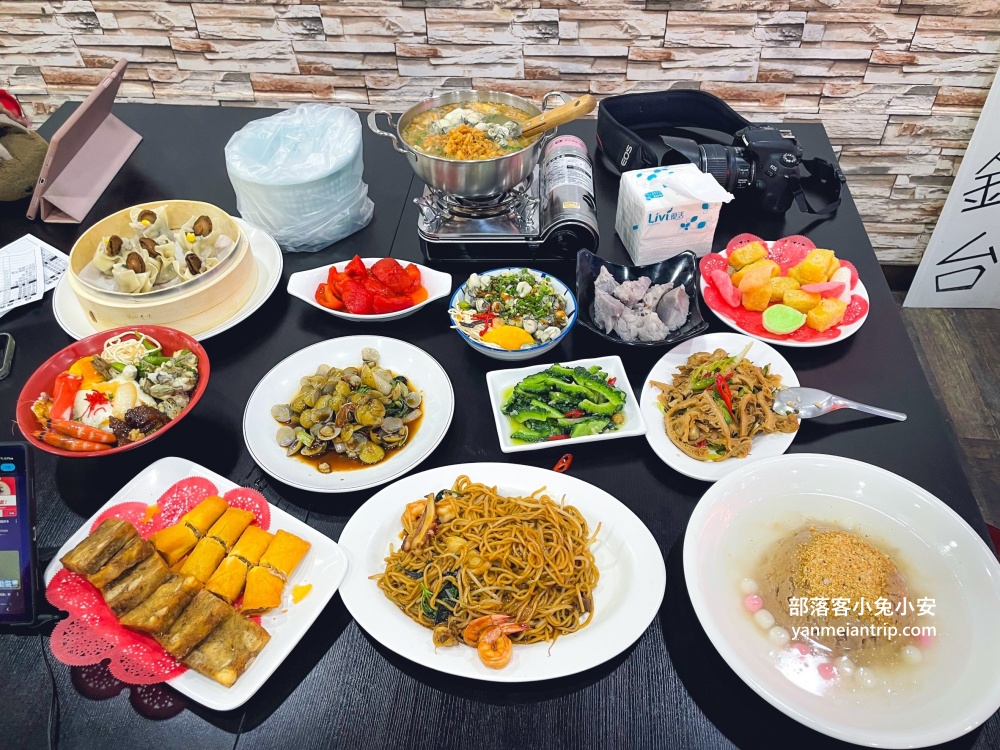 宜蘭【羅東一鑫園小吃】大碗又滿意的水嫩嫩鮮蚵蓋飯