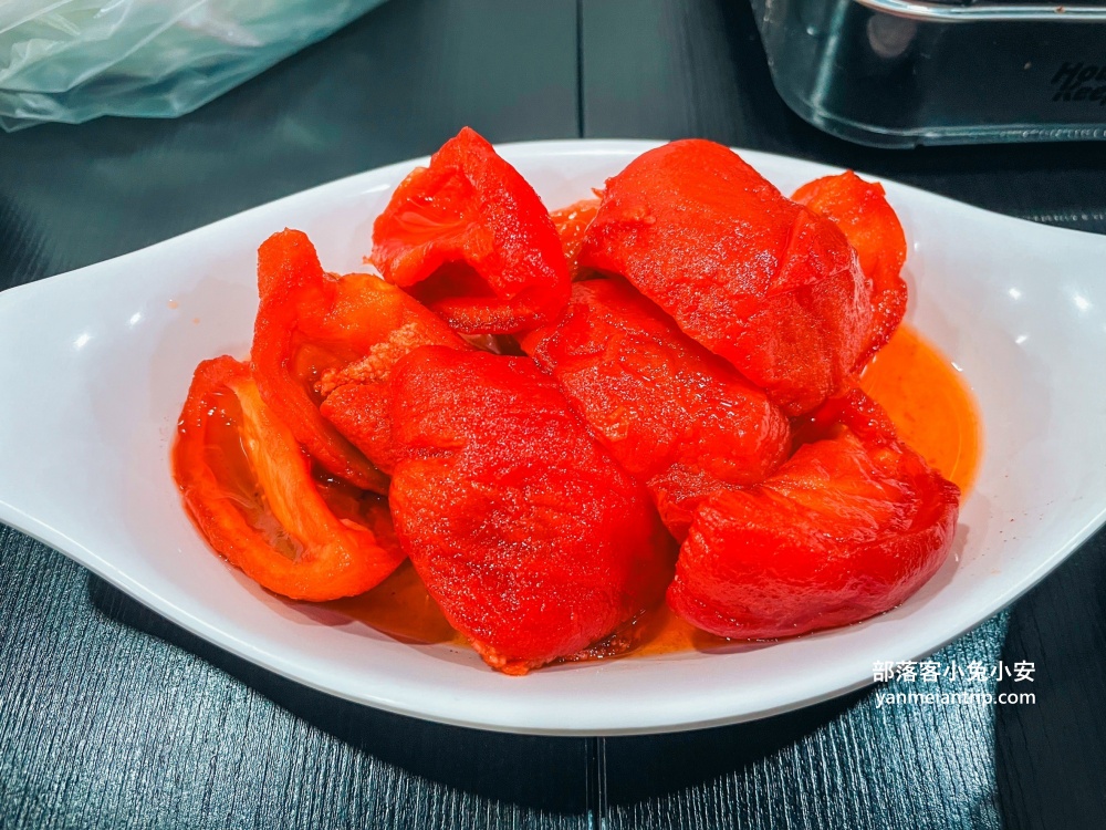 宜蘭【羅東一鑫園小吃】大碗又滿意的水嫩嫩鮮蚵蓋飯