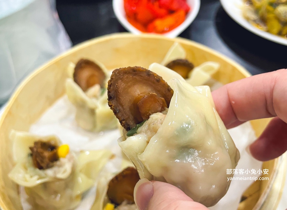 宜蘭【羅東一鑫園小吃】大碗又滿意的水嫩嫩鮮蚵蓋飯