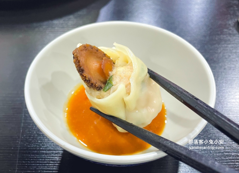 宜蘭【羅東一鑫園小吃】大碗又滿意的水嫩嫩鮮蚵蓋飯