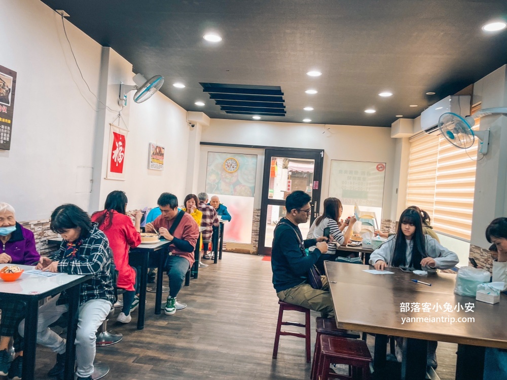 宜蘭【羅東一鑫園小吃】大碗又滿意的水嫩嫩鮮蚵蓋飯