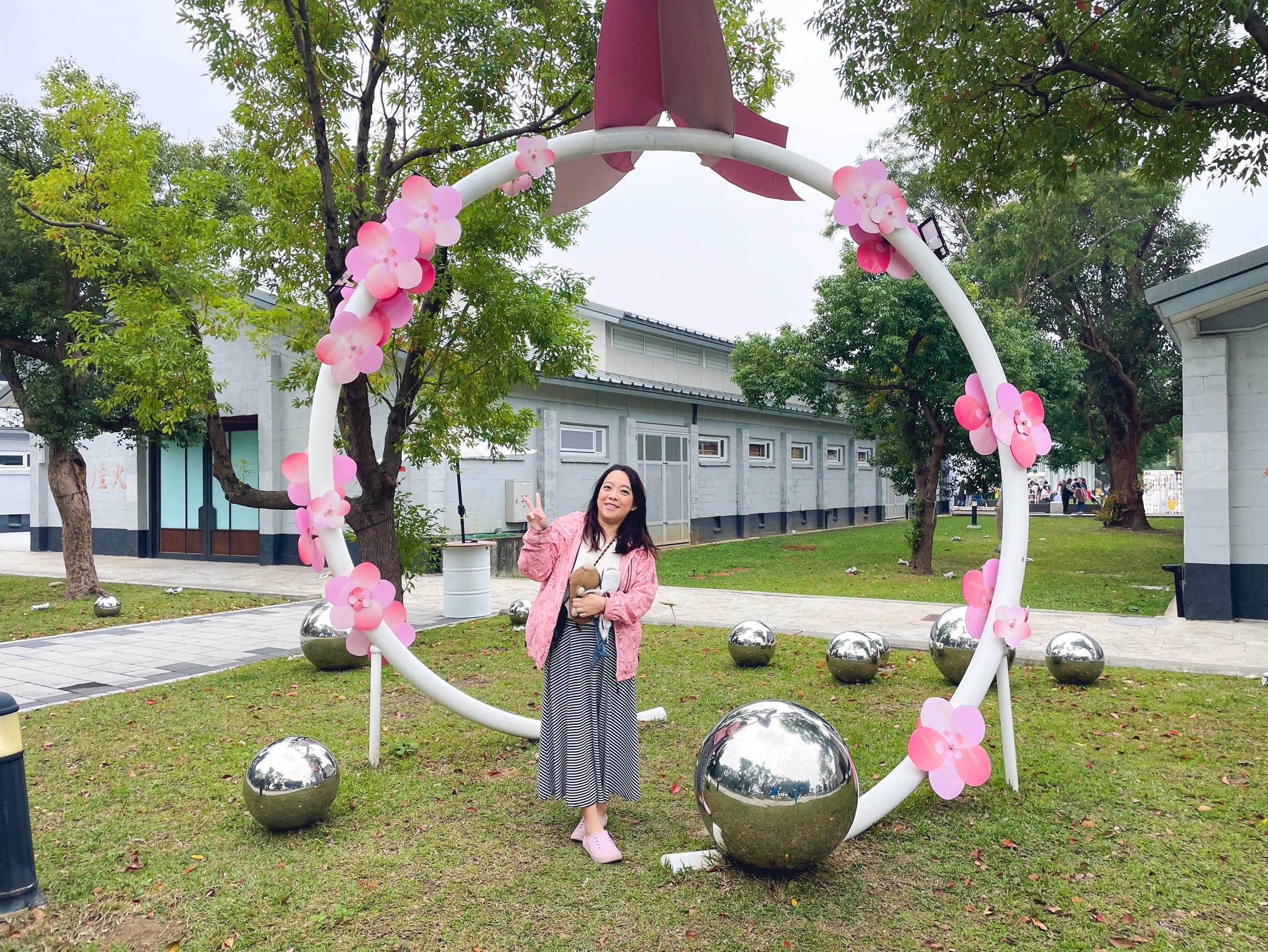 中壢【中原文創園區】年輕人文創市集，享受創意、藝術和美食的完美結合