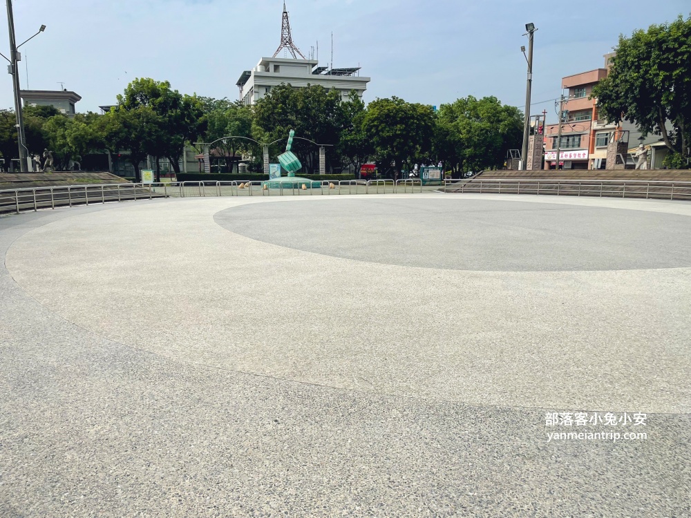 台南好玩地方》仁德運動公園，小火車主題造型親子公園