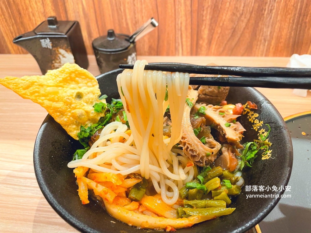 【好螺嗦螺螄粉】中壢新生店開幕，正宗柳州螺螄粉人潮湧現，排隊熱潮超夯！