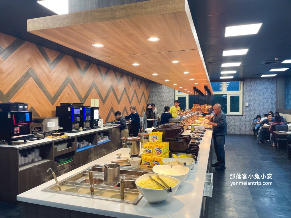 桃園【饗厚牛排桃園店】近五十道自助百匯，只要399元就能無限享用