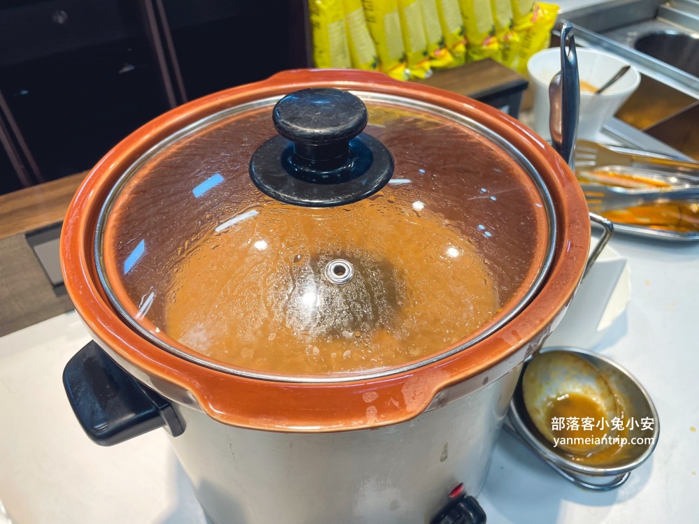 桃園【饗厚牛排桃園店】近五十道自助百匯，只要399元就能無限享用