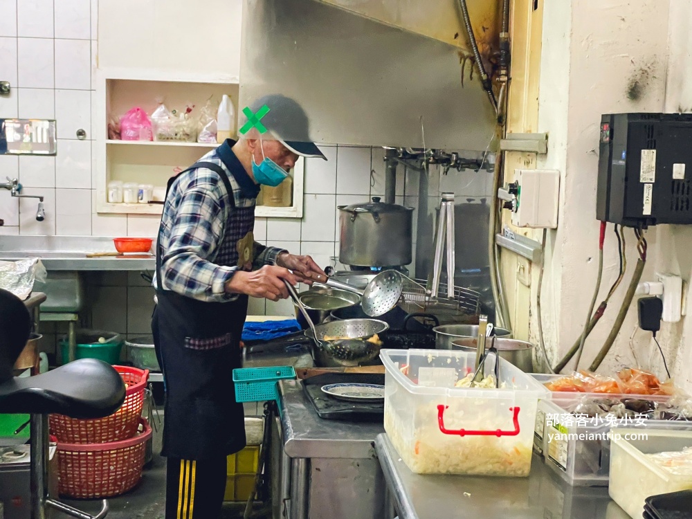 羅東【香廚米粉羹】巷內美食~80歲老奶奶賣的米粉羹跟臭豆腐