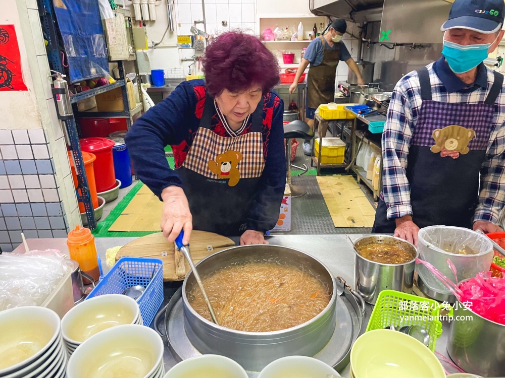 羅東【香廚米粉羹】巷內美食~80歲老奶奶賣的米粉羹跟臭豆腐