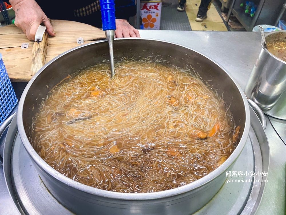 羅東【香廚米粉羹】巷內美食~80歲老奶奶賣的米粉羹跟臭豆腐
