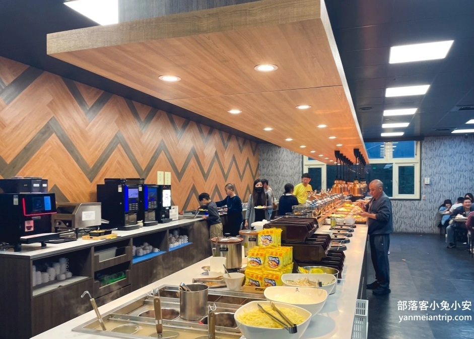 桃園【饗厚牛排桃園店】超過五十種料理自助餐檯吃到飽