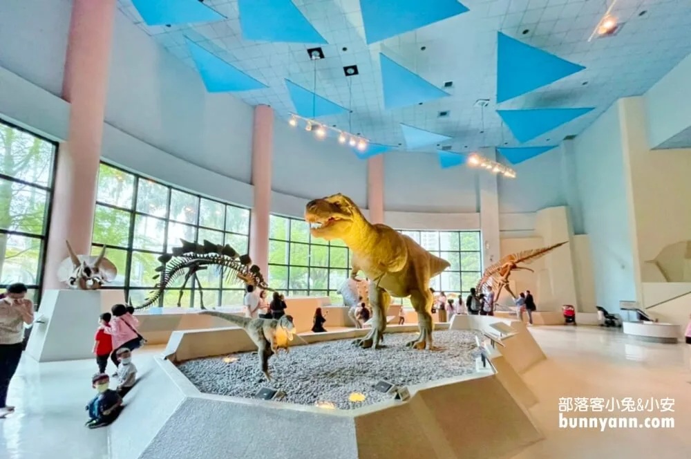 【台中科博館】國立自然科學博物館，館內有大恐龍可以拍照！