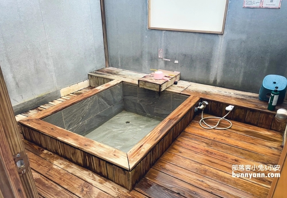 萬里【香草花源溫泉】享受舒服的溫泉湯屋，平日雙人湯屋300元就可以 @小兔小安*旅遊札記