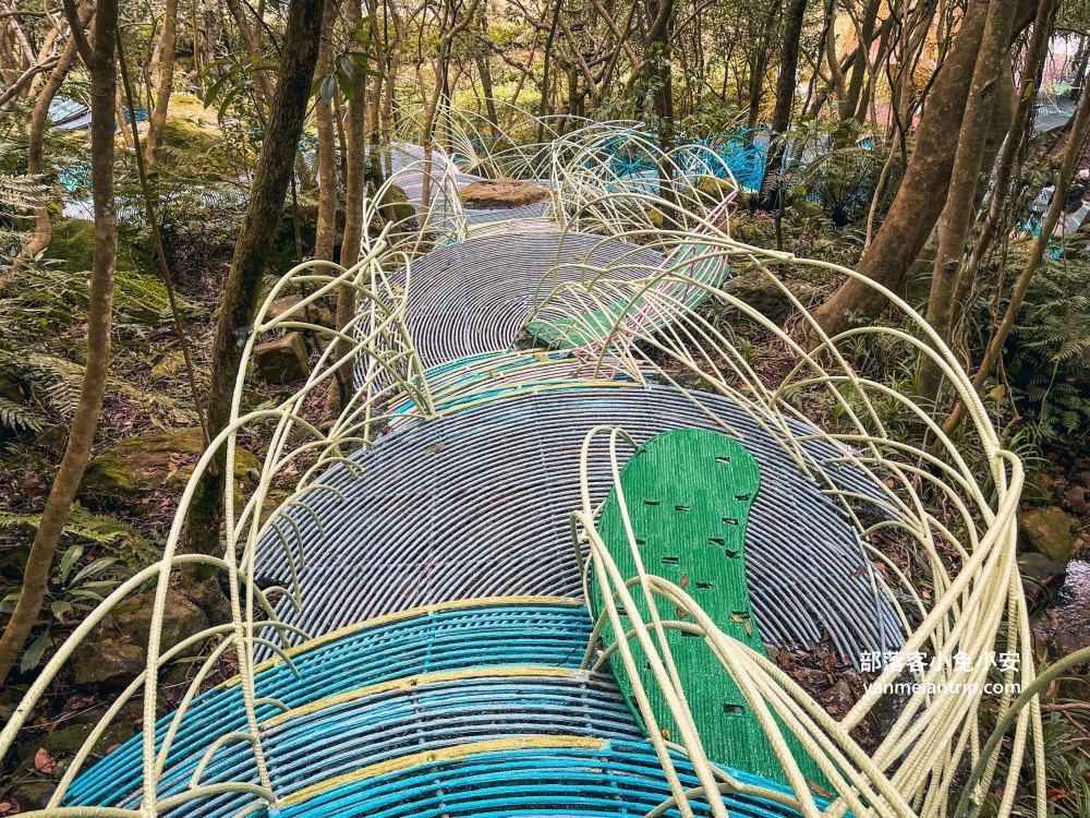 新北【亮山川休閒農場】最大特色就是園區內那條繽紛吸睛的彩色鋼構步道！