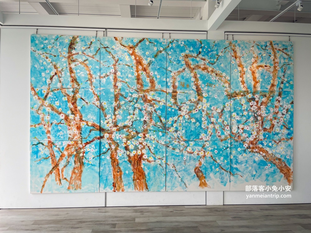 南投【益品美術館】玻璃屋裡喝咖啡看畫展，還有草地能跑跳