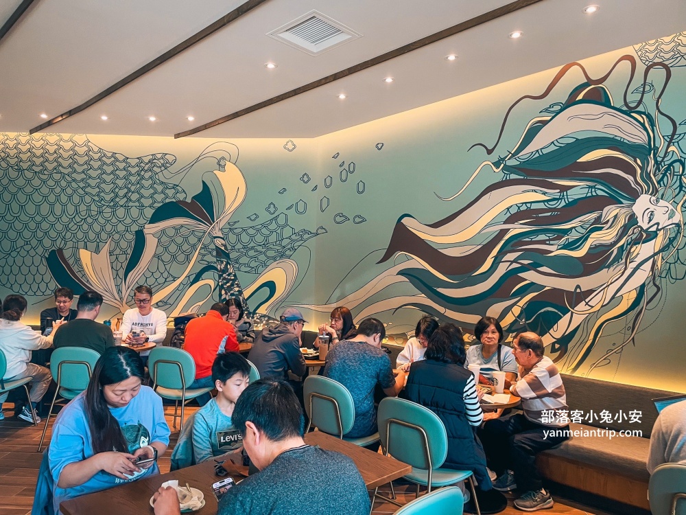 星巴克萬里門市,北海岸美麗白色風帆意象咖啡店