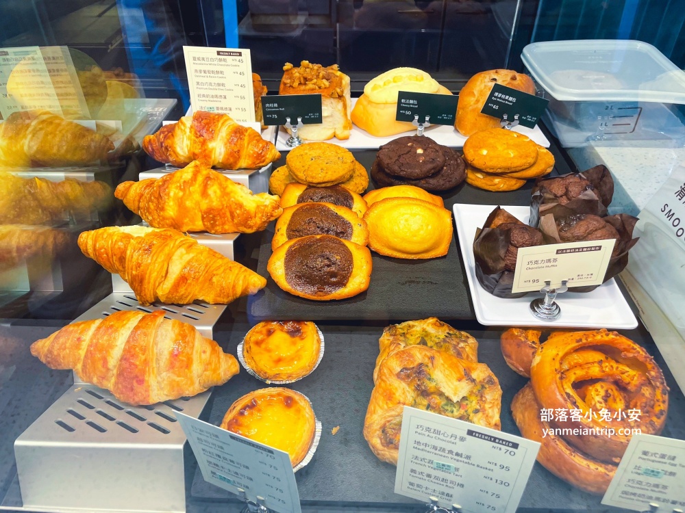 星巴克萬里門市,北海岸美麗白色風帆意象咖啡店