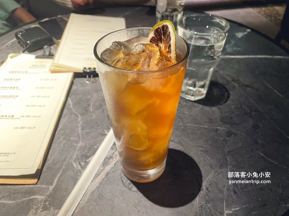 台中福華大飯店，房間重新翻修等級瞬間提升，晚上可以喝調酒真棒