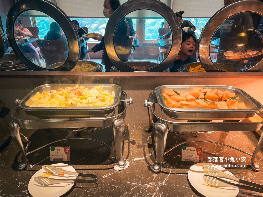 台中福華大飯店，房間重新翻修等級瞬間提升，晚上可以喝調酒真棒