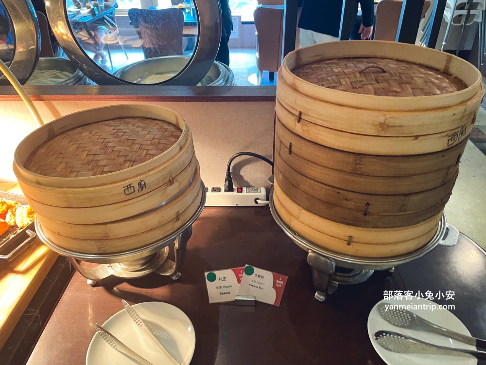 台中福華大飯店，房間重新翻修等級瞬間提升，晚上可以喝調酒真棒
