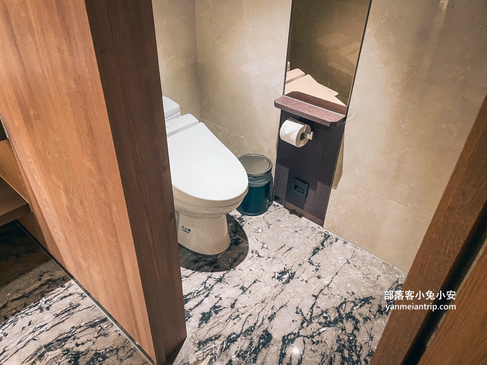 台中福華大飯店，房間重新翻修等級瞬間提升，晚上可以喝調酒真棒