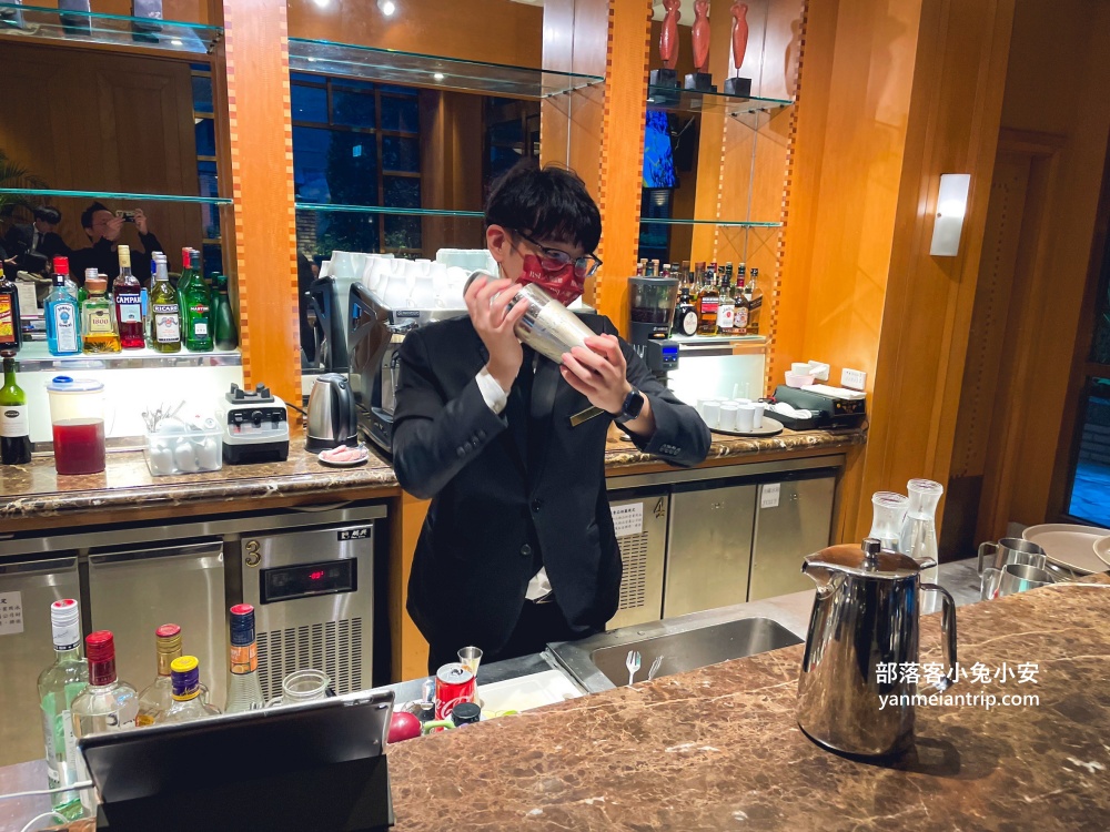 【瓏山林台北中和飯店】一泊二食玩樂餐飲住宿指南，室內三溫暖、酒吧、甜點、德國豬腳全攻略!