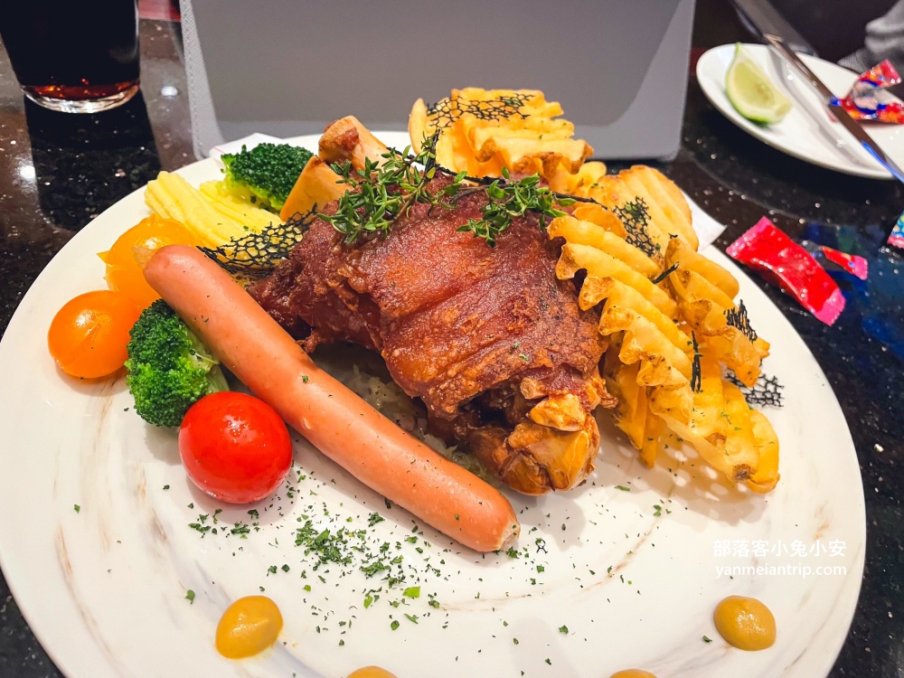 【瓏山林台北中和飯店】一泊二食玩樂餐飲住宿指南，室內三溫暖、酒吧、甜點、德國豬腳全攻略!