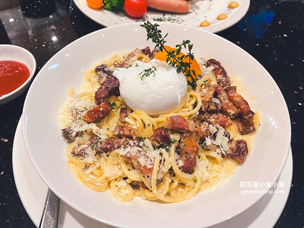 【瓏山林台北中和飯店】一泊二食玩樂餐飲住宿指南，室內三溫暖、酒吧、甜點、德國豬腳全攻略!