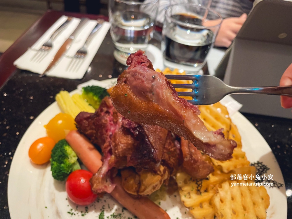 【瓏山林台北中和飯店】一泊二食玩樂餐飲住宿指南，室內三溫暖、酒吧、甜點、德國豬腳全攻略!