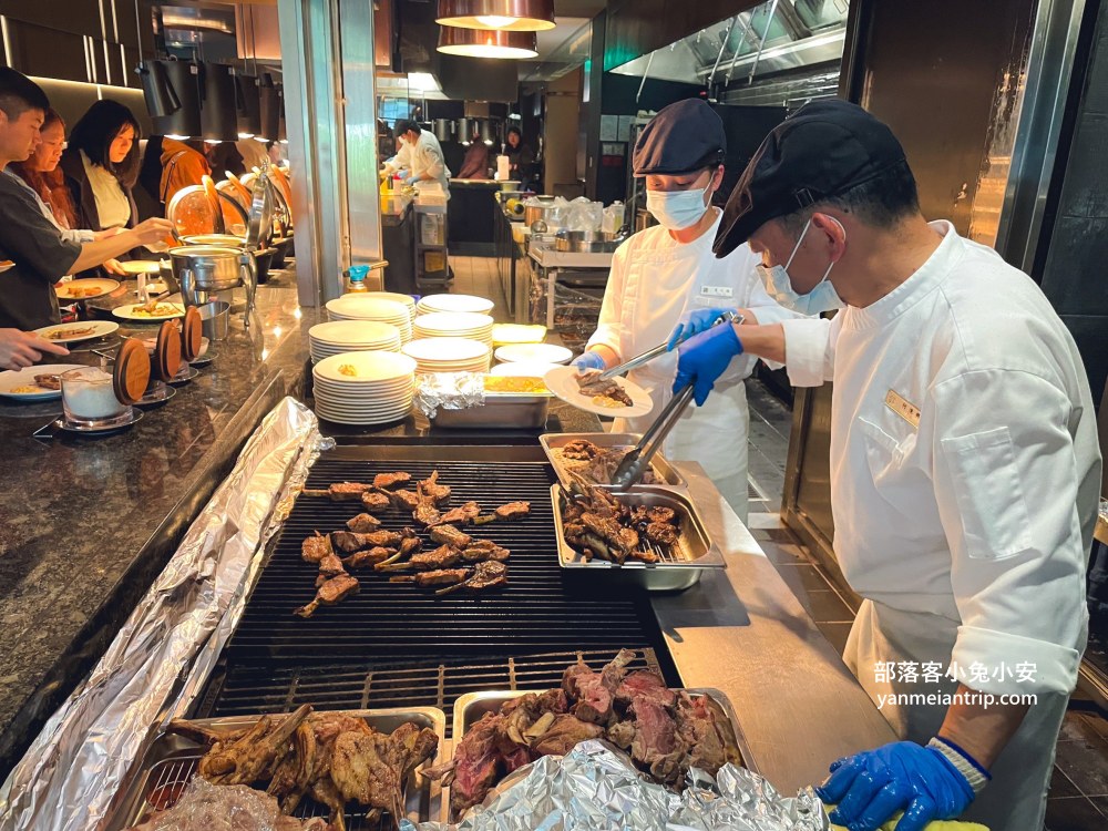 台北【島語自助餐廳】提供百道料理菜色的高級吃到飽餐廳