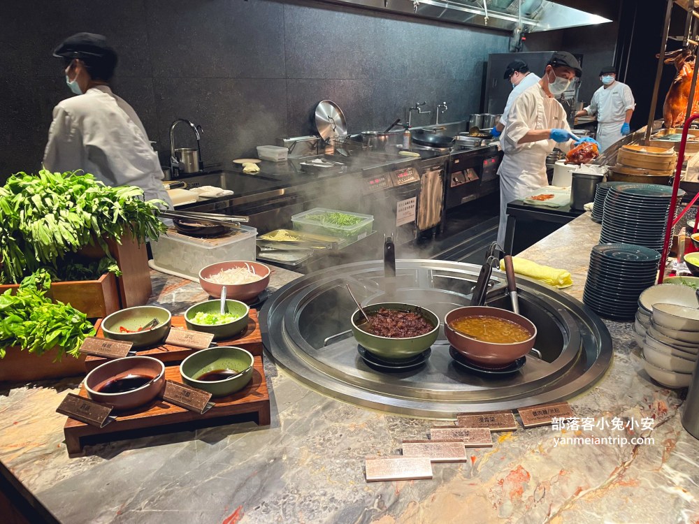台北【島語自助餐廳】提供百道料理菜色的高級吃到飽餐廳