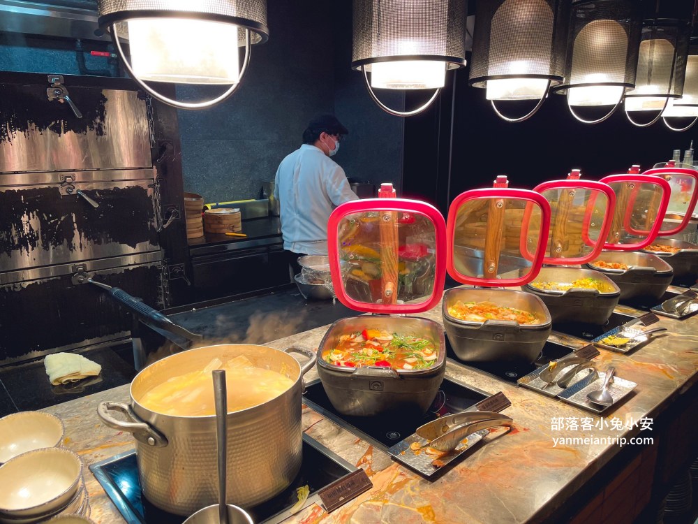 台北【島語自助餐廳】提供百道料理菜色的高級吃到飽餐廳